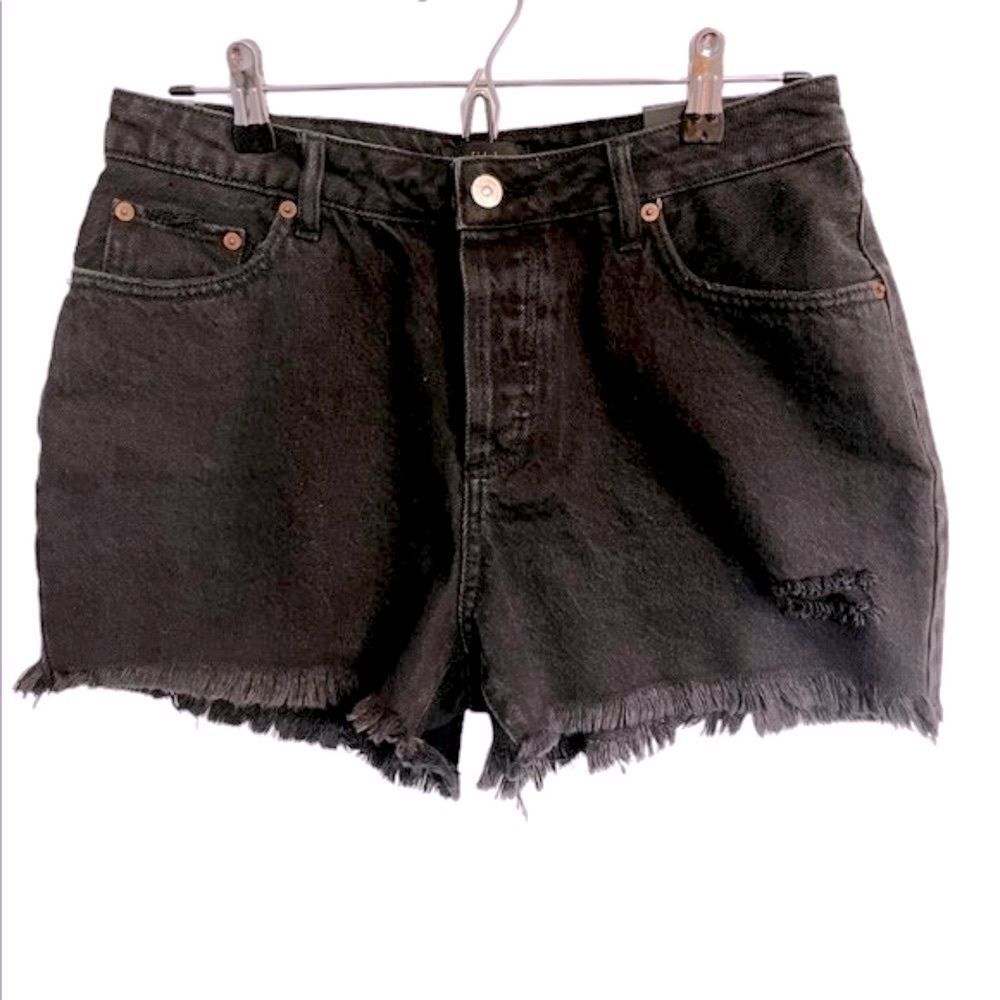 House Of Harlow 1960 High Rise Mom Black Distressed Buttons Shorts.Size 28